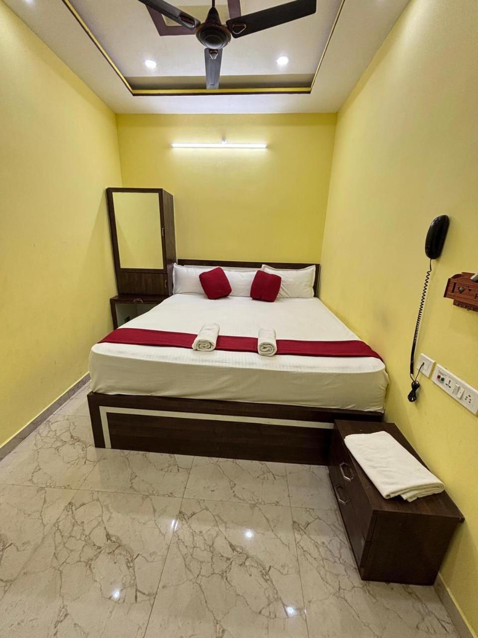 כלכותה Hotel O Marquis Guest House מראה חיצוני תמונה